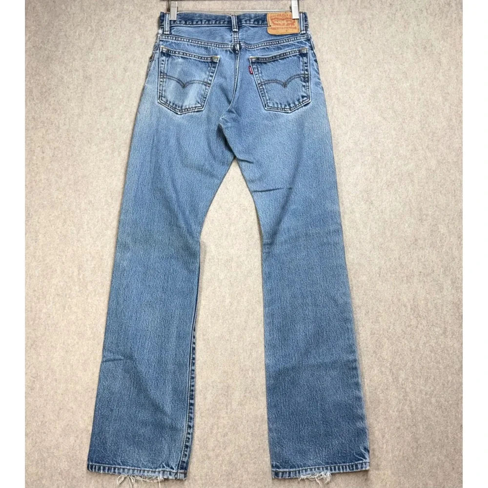Levis distressed not
